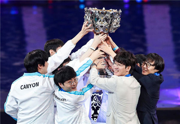 LNGvsWBG国外解说预测：仅两人看好WBG取胜 五人认为LNG赢