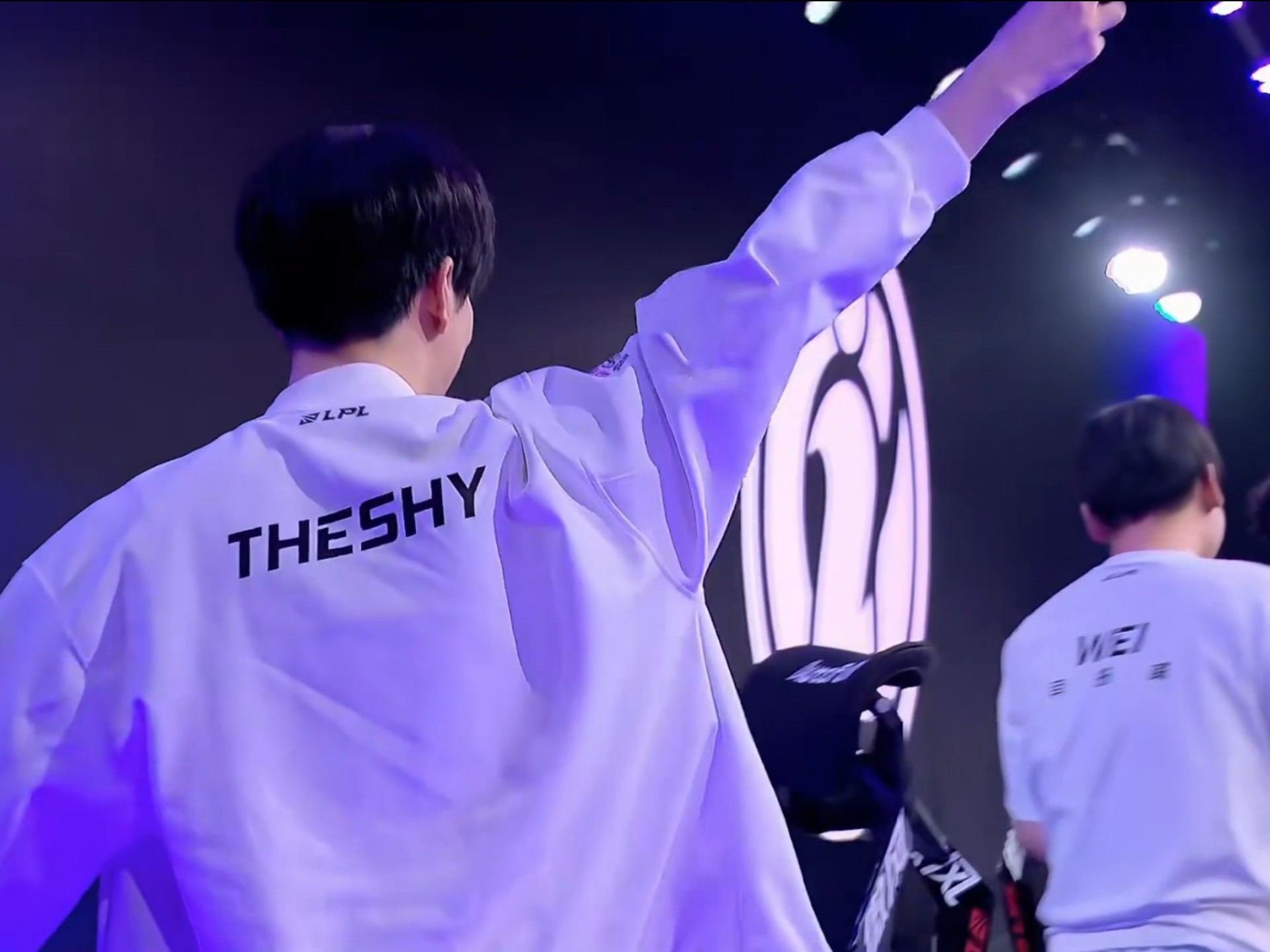 新势力不断涌现！ T1 的第二队替补中单 Guti 替换了 Smash ，并战胜了 Hanwha Life Esports ；